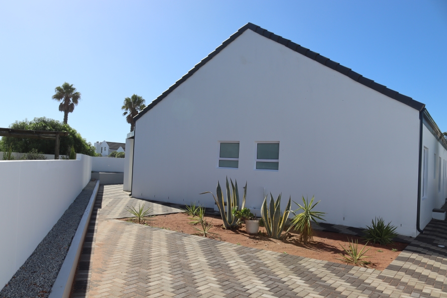 3 Bedroom Property for Sale in Golden Mile Western Cape